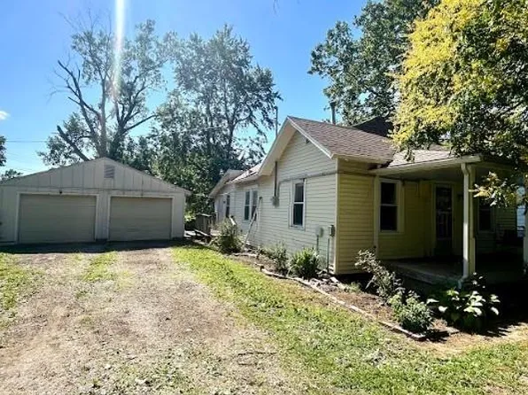 202 Hunt St, Wellsville, KS 66092