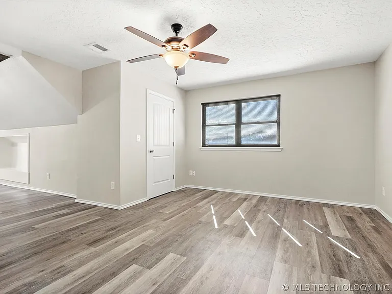 8610 Meadowood Cir — Photo 21