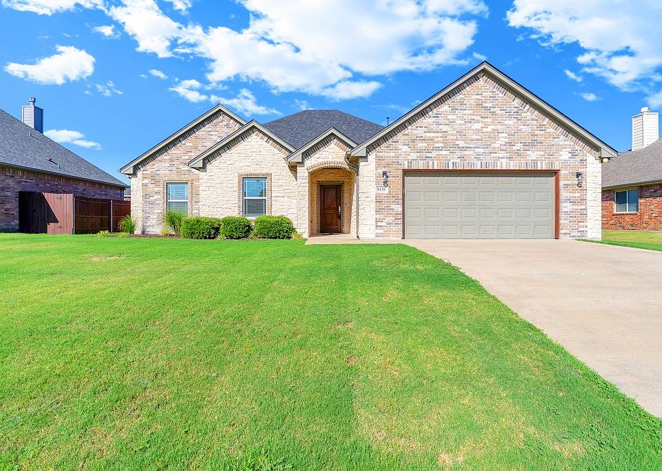 1st image of 808 Chestnut Grove Dr