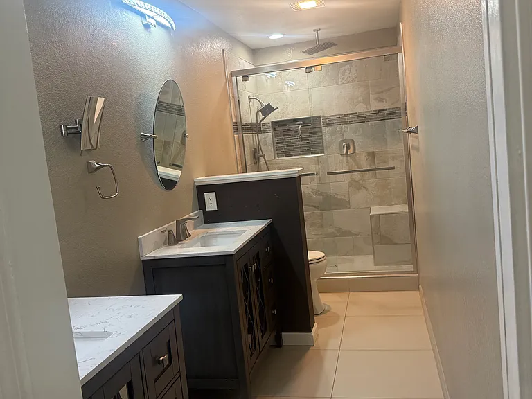 207 Round House Pl — Photo 7