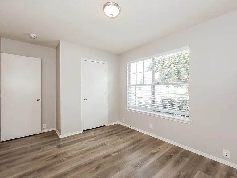 833 Lariat Dr — Photo 14