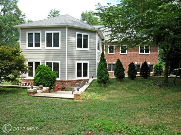 392 W Rosemary Ln, Falls Church, VA 22046