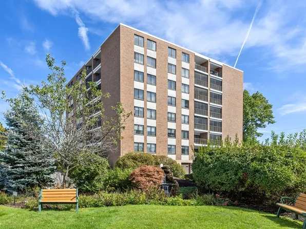 49 Melrose St APT 3B, Melrose, MA 02176