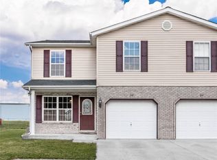 942 Cool Valley Dr, Belleville, IL 62220