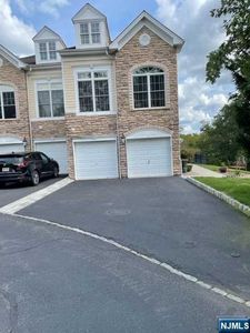 2 Sweeney Ct #A, Montvale, NJ, 07645