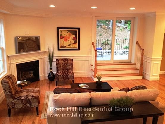 5th image of 141 Tremont St #141
