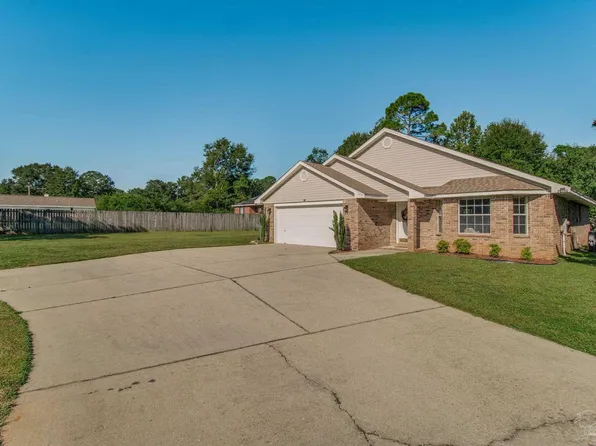 1219 Plata Canada Dr, Cantonment, FL 32533