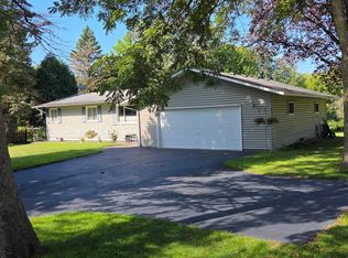 5551 Turtle Lake Rd, Shoreview, MN 55126