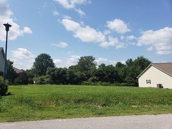 2nd image of 210 Konawa Ln