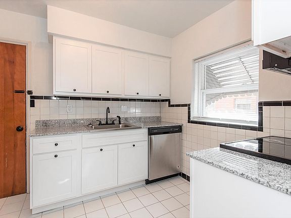 4th image of 5900 Loughborough Ave #C