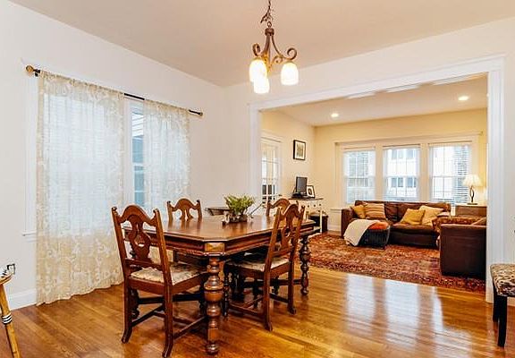5th image of 195 Boylston St #195