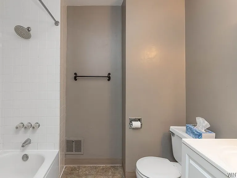 493 Delaware Ave #3 — Photo 17
