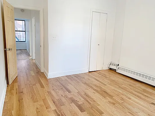 Rented by Bedford Realty USA Corp | media 9