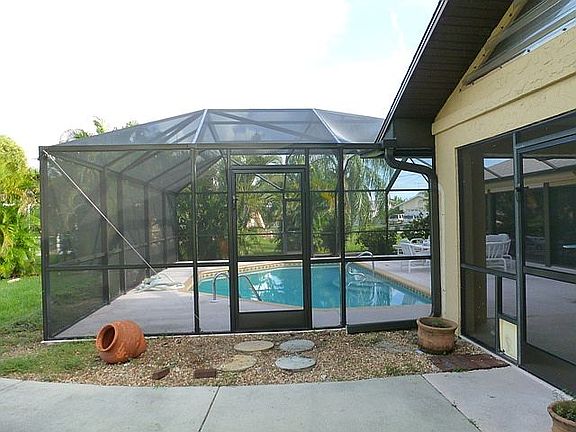 3rd image of 1533 SW 53rd Ln