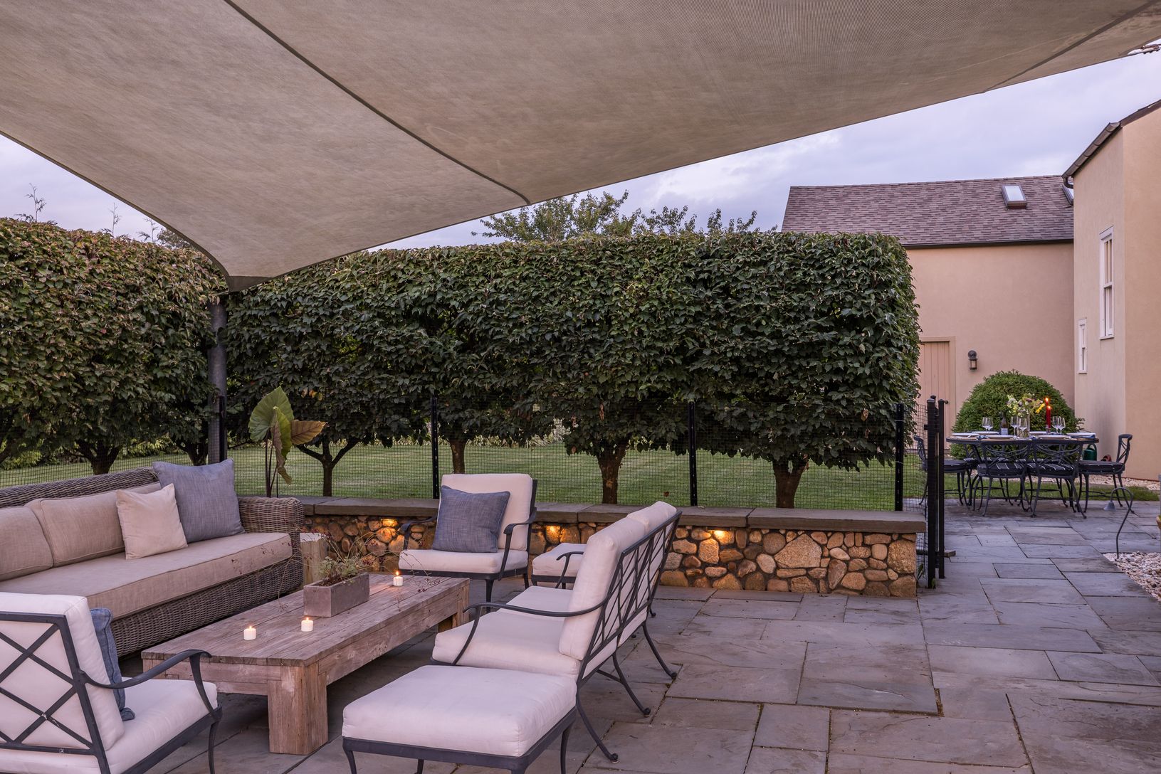  Covered patio