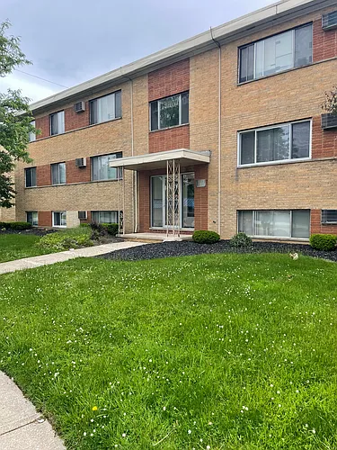17620 Lakeshore Blvd Photo 1