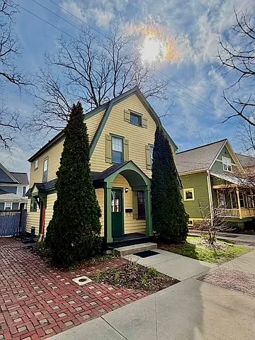 Building Photo - 221 Houston Pl
