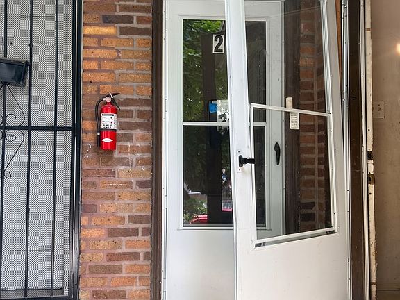 3rd image of 6724 Wyncote Ave #2