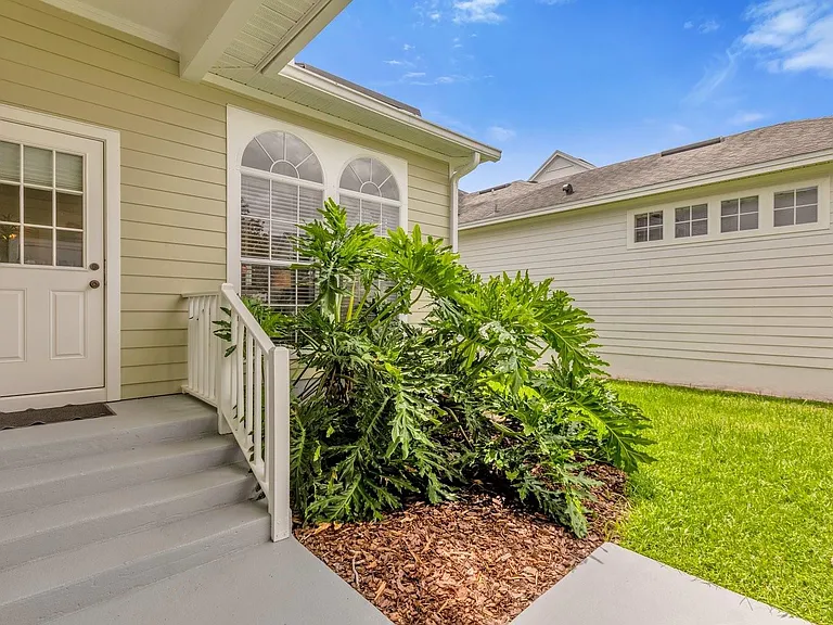 604 Nadina Pl — Photo 21