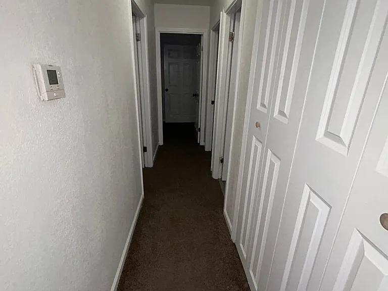 1706 Andrews Dr — Photo 7