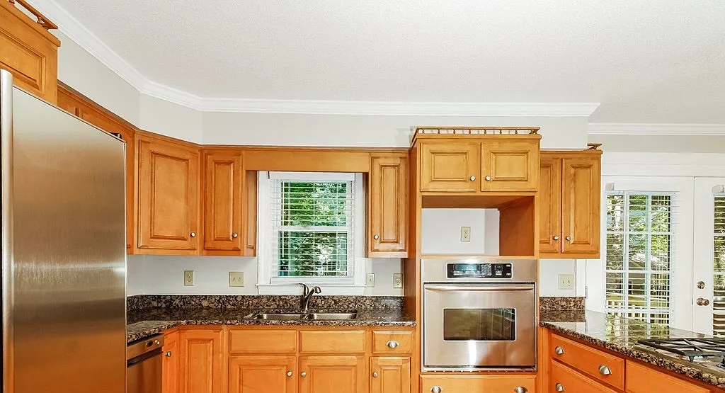 Building Photo - 404 Willow Spring Ct