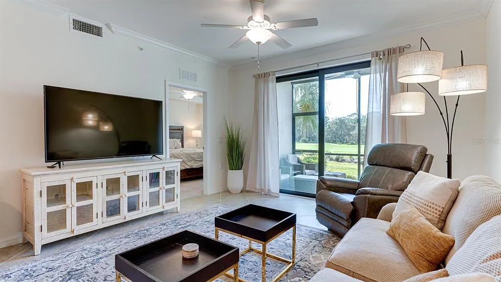 2 bed, 2.0 bath, 1121 sqft, $2,400 — Photo 4