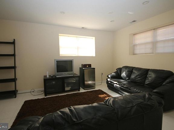 2nd image of 2728 Stanton Rd SE