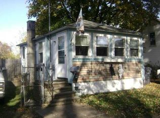 43 Mohawk Ave, Warwick, RI 02889