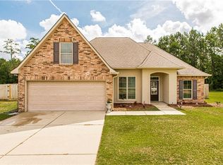 10065 Nanterre Ct, Madisonville, LA 70447