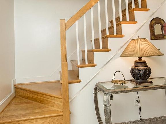 4th image of 5610 Eton Ct