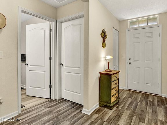 3rd image of 3591 SUMMIT OAKS Drive