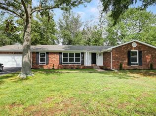801 Minerva Pl, Murray, KY 42071