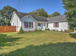 2705 Oak Cliff Ct, Johnson City, TN 37601