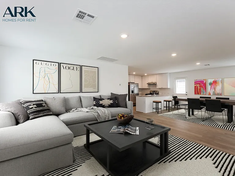 2915 Ruby Xing — Photo 2