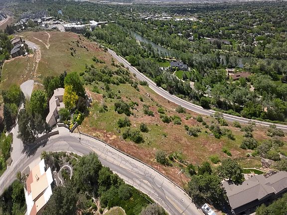 2nd image of E Stone Point Dr