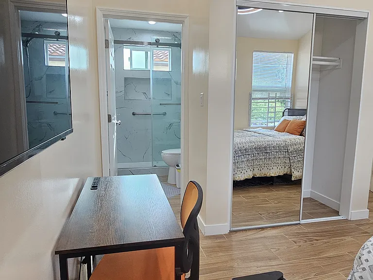 6920 Loma Verde Ave #1/2 — Photo 32