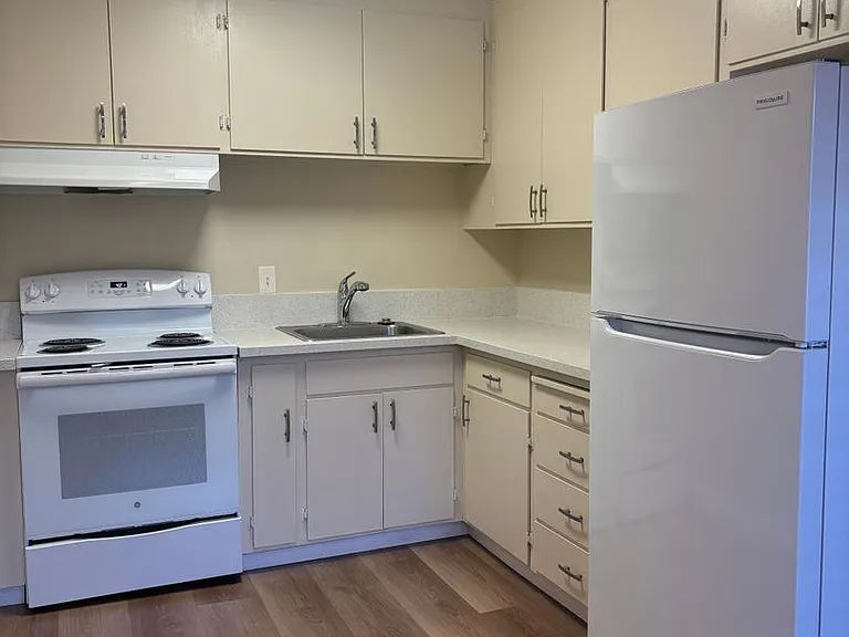 4589 Hamilton Ave — Photo 4