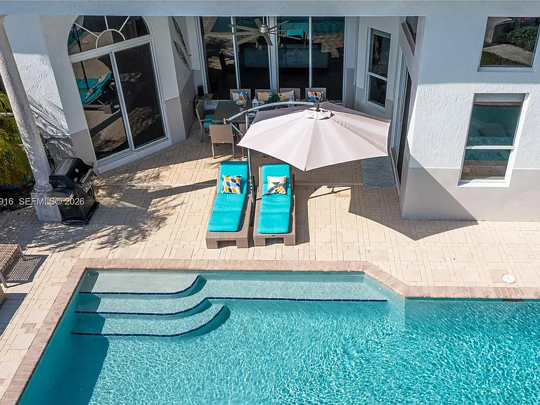 954 Sanibel Dr — Photo 40