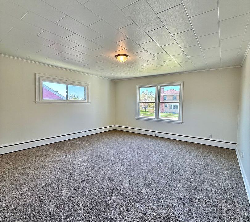 1st image of 824 2nd Ave NW APT 3