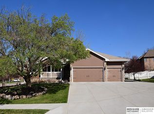 17622 Adams Cir, Omaha, NE 68135