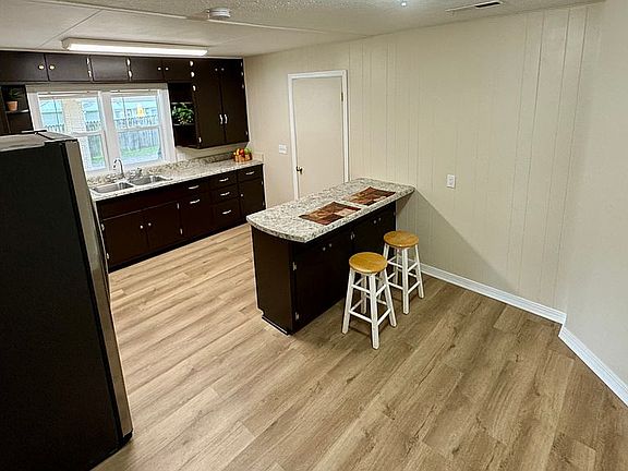5th image of 816 Gray St