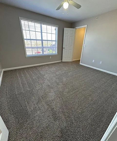 Villas at Metro Center — Photo 4