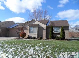 29165 E Rose St, Roseville, MI 48066
