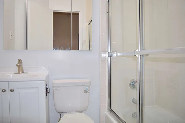 Rented by Manhattan Connection | media 33