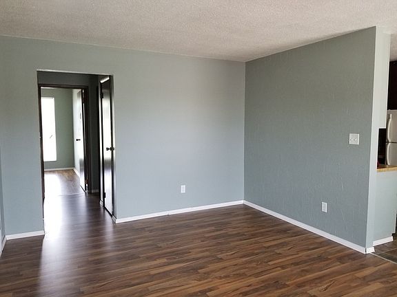 3rd image of 212 W Montgomery St