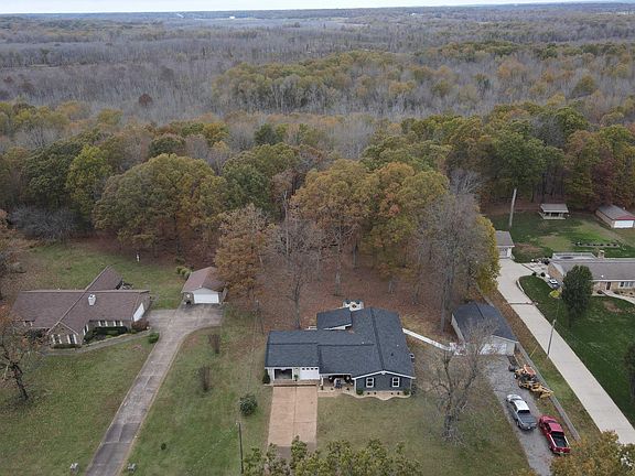 4th image of 769 Red River Rd