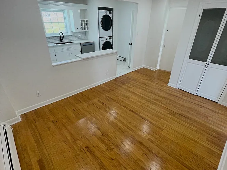 307 New York Ave #2 — Photo 5