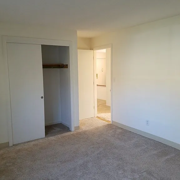 41 Lionel Ave #D — Photo 13