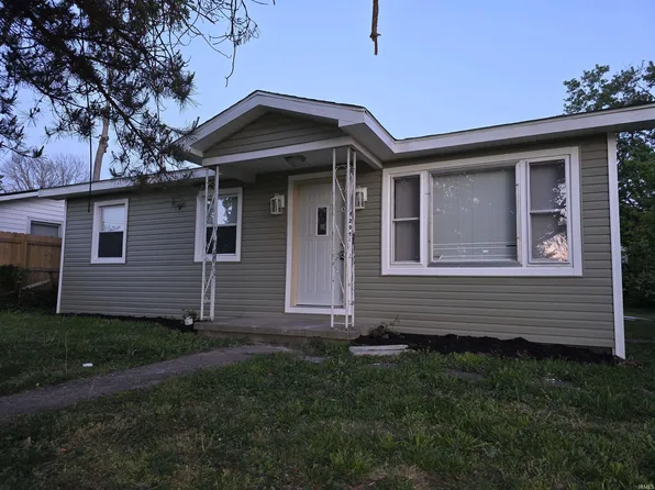 1205 N 14th St, Vincennes, IN 47591