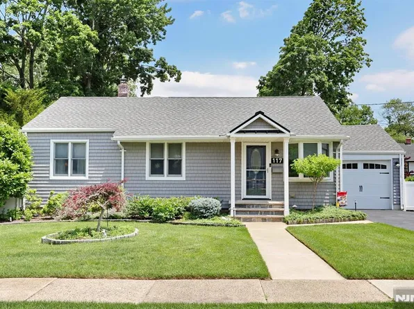 117 Roxbury Rd, Dumont, NJ 07628